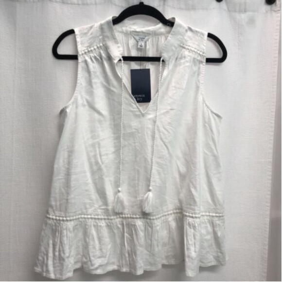 crown & ivy Tops - Crown and Ivy Ladies White Linen Blend Boho Peasant Top. Small. NWT